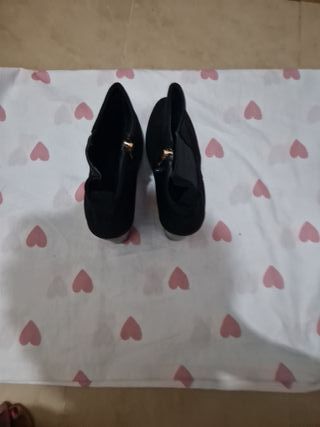 Botines negros mujer