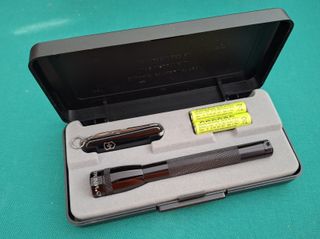 Conjunto Victorinox / Mini Maglite - descontinuado