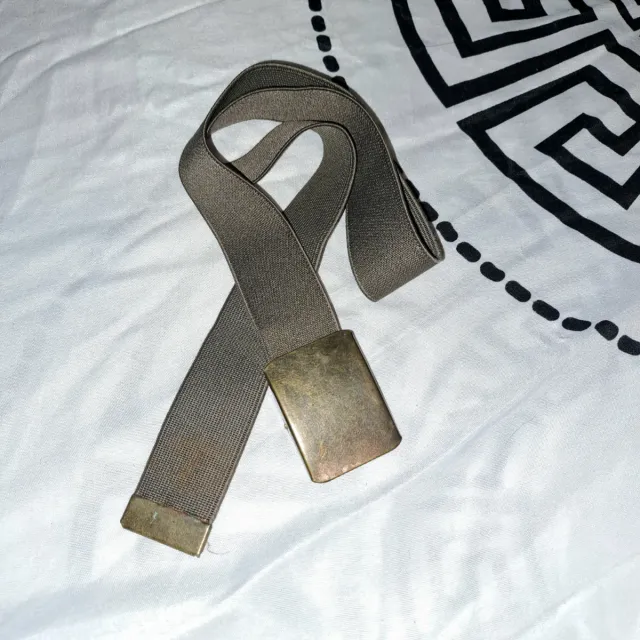 Cintura in tessuto con fibbia in oro verde oliva