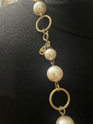 Collar perlas y eslabones dorados