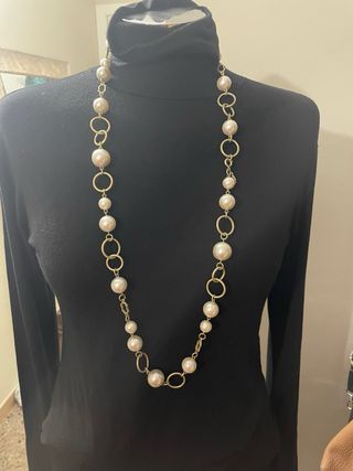 Collar perlas y eslabones dorados