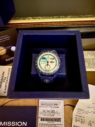 Swatch MoonSwatch Mission to Earthphase
