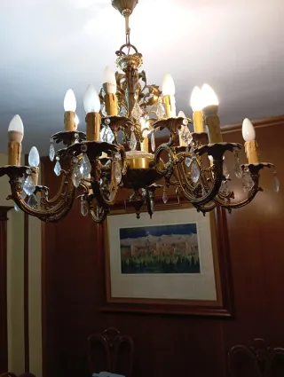 Lámpara de techo dorada con cristales