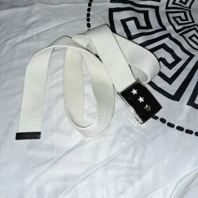 Cintura bianca con fibbia argentata