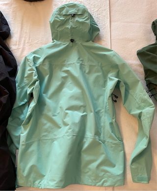 500€-->290€ Helly Hansen cortaviento impermeable