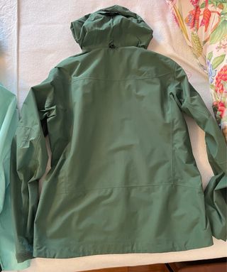 500€-->290€ Helly Hansen cortaviento impermeable