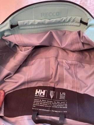 500€-->290€ Helly Hansen cortaviento impermeable