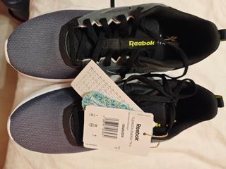 Zapatillas Reebok Negras Tallas 39/40 precio c/u

