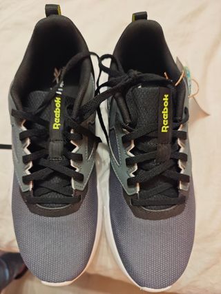 Zapatillas Reebok Negras Tallas 39/40 precio c/u

