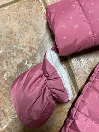 Mono de nieve para bebé rosa