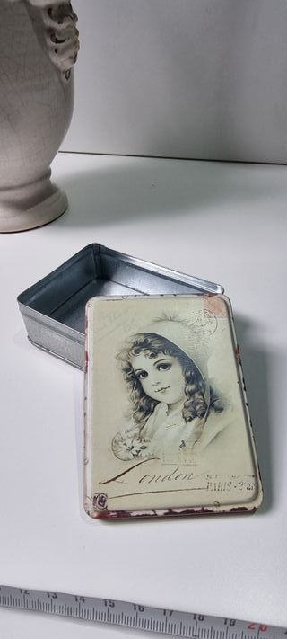 Lote Deco: Bandeja Room Service + Caja Vintage