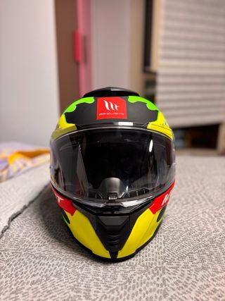 Casco MT Talla S Diseño Llamas