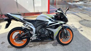 Moto Honda cbr 600rr del año 2008