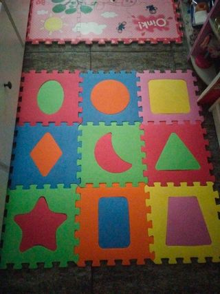 Puzzle suelo goma infantil figuras geométricas