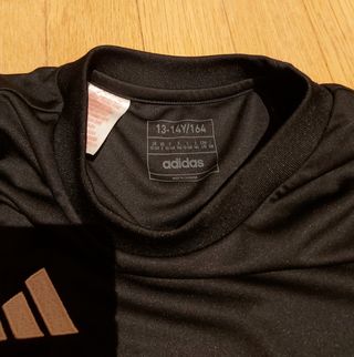 Camiseta Adidas Negra y Blanca