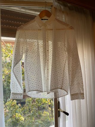 Blusa Zara blanca bordada
