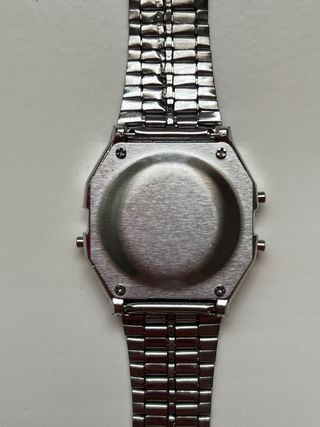 Reloj digital retro