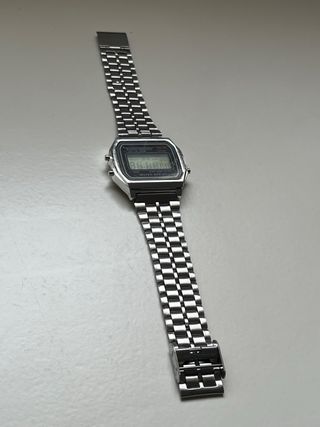 Reloj Digital Plateado WR
