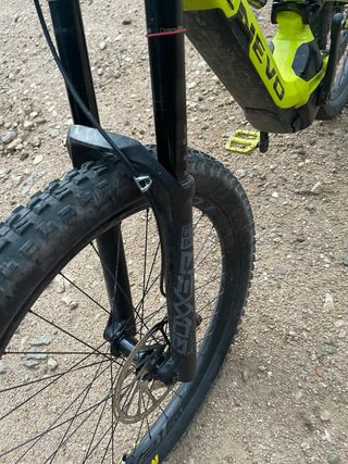 Bicicleta Eléctrica Specialized Kenevo Amarilla