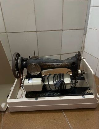 Máquina de coser Singer antigua