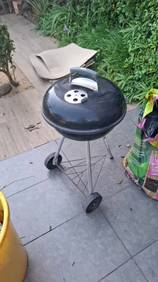Barbacoa weber Negra con Ruedas