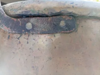 Caldero de cobre para pócimas con asas de hierro