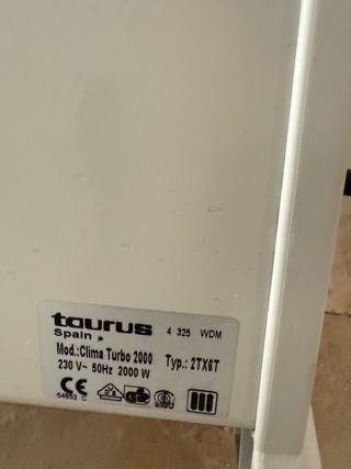 Calefactor Eléctrico Taurus Blanco