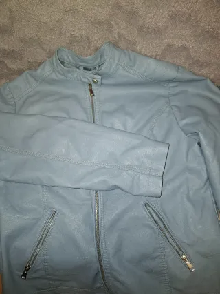 Cazadora azul bebé talla 46