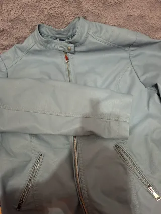 Cazadora azul bebé talla 46