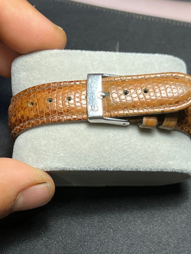 Reloj Seiko Quartz Dorado Correa Marrón