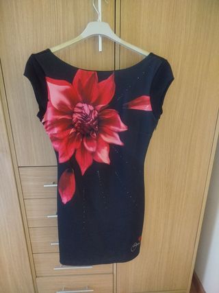 Vestido Desigual floral negro y rojo