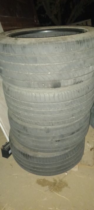 Neumáticos Michelin 255/45/19 104W Usados