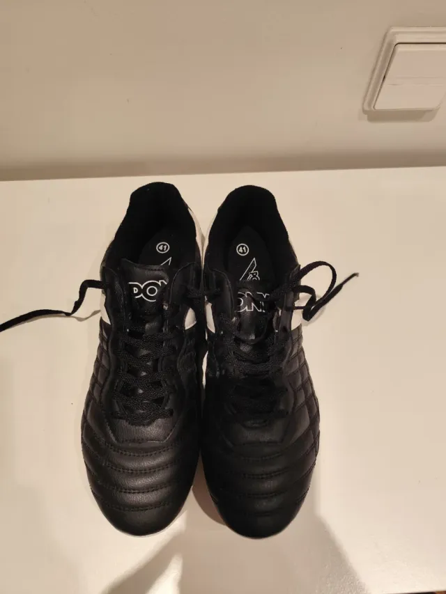 Botas de fútbol Pony negras y blancas talla 41