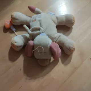 Varios peluches para bebes