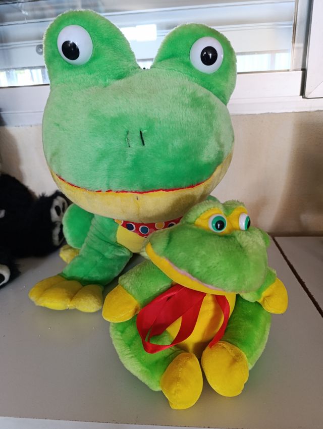 Peluche Rana Grande y Pequeña