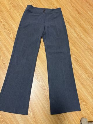 Pantalón gris elegante