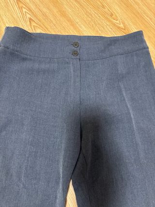Pantalón gris elegante
