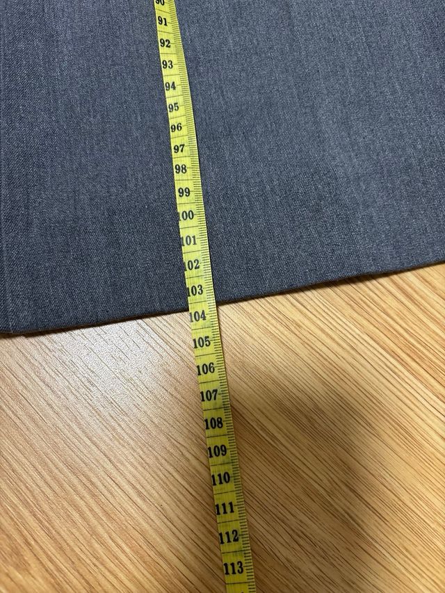 Pantalón gris elegante