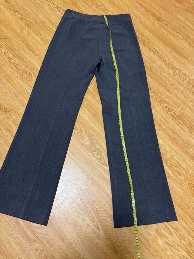 Pantalón gris elegante