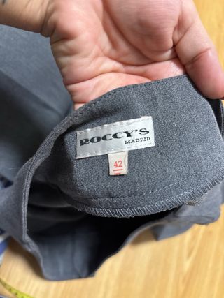Pantalón gris elegante