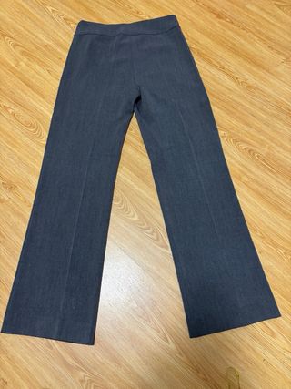 Pantalón gris elegante