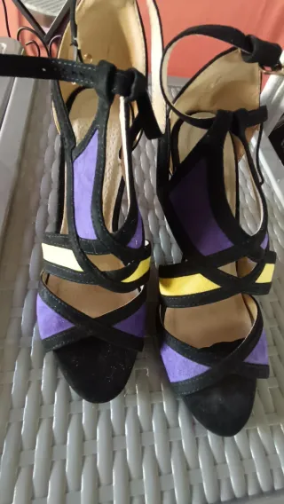 Sandalias de tacón mujer morado y amarillo