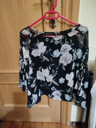 Blusa Amisu floral manga acampanada