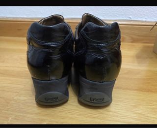 Zapatos de vestir negros con velcro