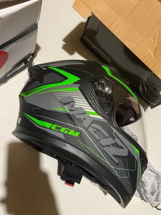 caschi nuovi mai usati