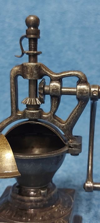 Réplica Molinillo Café Metal