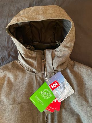 320€-->200€ Chaqueta Helly Hansen waterproof nueva