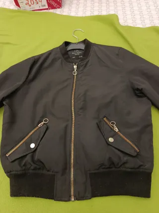 Cazadora bomber negra