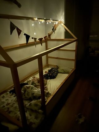 Cama Montessori Ikea con Tejado