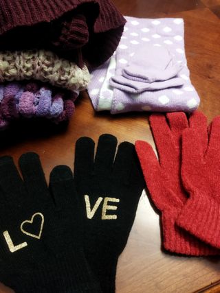 Lote guantes y bufandas